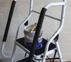 Aidapt Opstapkruk Met Leuning - 2 Treden 5 Aidapt Opstapkruk Met Leuning - 2 Treden -Bo-Camp Verkoop 1200x1044 2