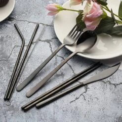 House Of Husk Reisbestek - Reis Bestekset - Chopsticks - Metalen Rietjes Met Borstel - Lepel - Vaatwasserbestendig - RVS - 7 Delig - Zwart -Bo-Camp Verkoop 1200x1200 1147