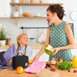 Brisby 4 Laags Geïsoleerde Koeltas - Lunchtas 1.5 Liter - Zwart 2 Brisby 4 Laags Geïsoleerde Koeltas - Lunchtas 1.5 Liter - Zwart -Bo-Camp Verkoop 1200x1200 1623