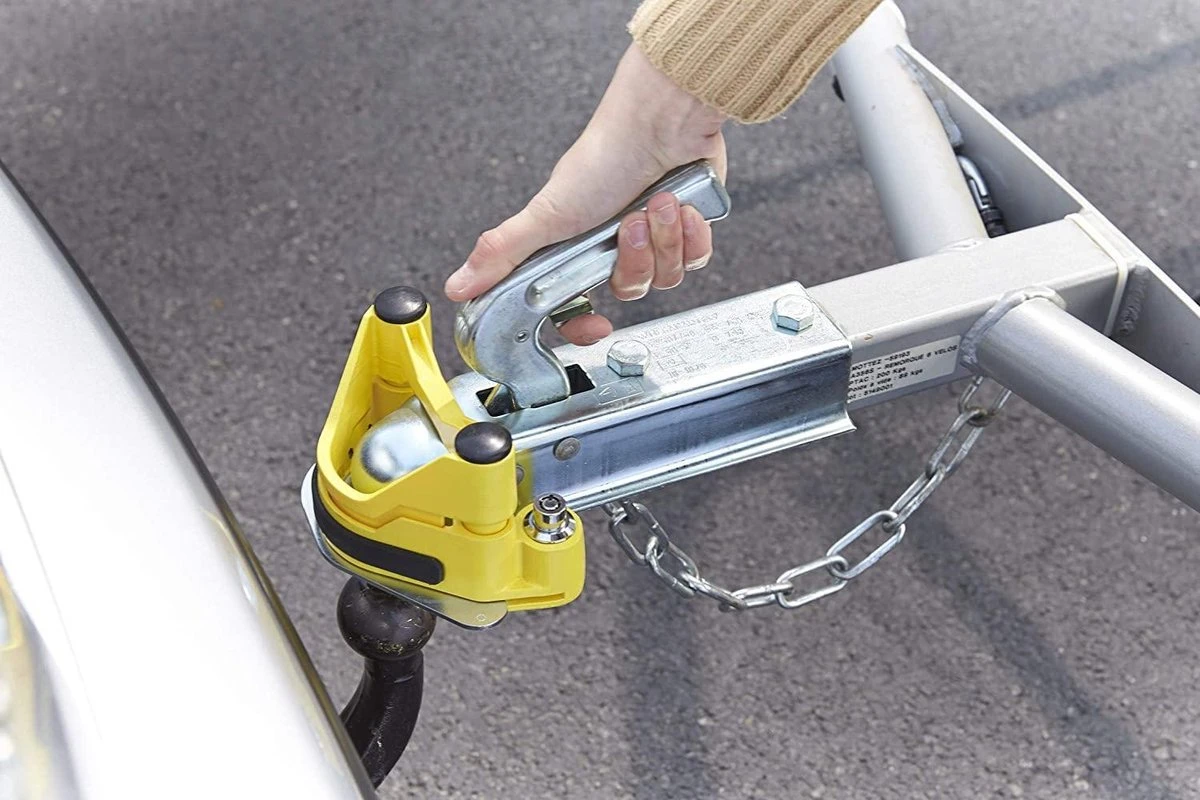 Mottez - Disselslot / trekhaakslot diefstalbeveiliging voor aanhanger / caravan Mottez - Disselslot / Trekhaakslot Diefstalbeveiliging Voor Aanhanger / Caravan -Bo-Camp Verkoop 1200x800 140