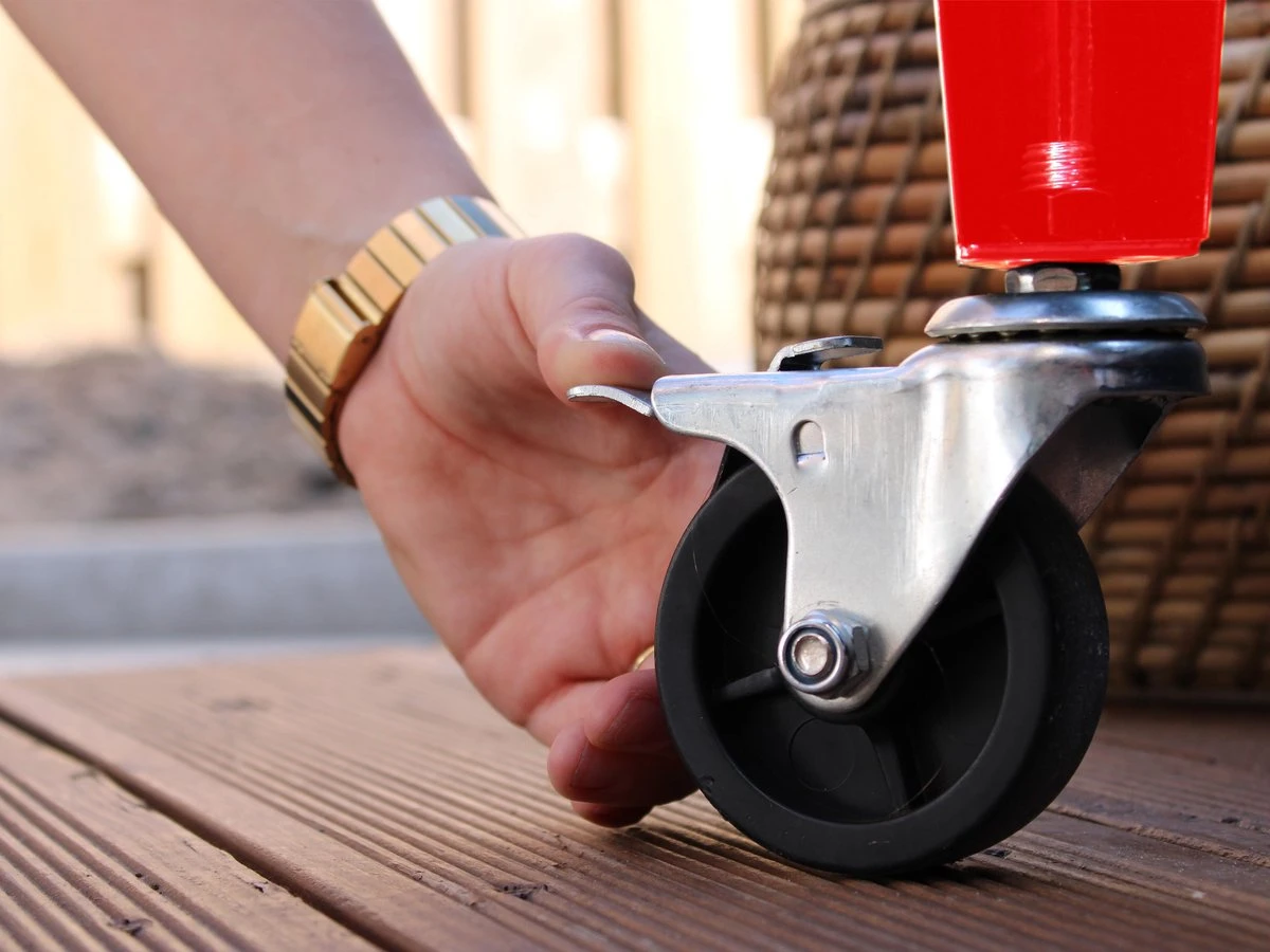 AXI Retro Cooler Rood - Koeler met wielen - 76L inhoud - Koelbox met aftapkraan AXI Retro Cooler Rood - Koeler Met Wielen - 76L Inhoud - Koelbox Met Aftapkraan -Bo-Camp Verkoop 1200x900 75