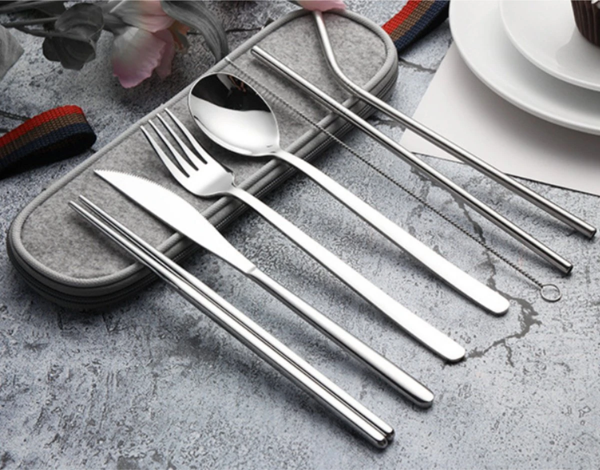 House of Husk Reisbestek - Reis Bestekset - Chopsticks - Metalen Rietjes met borstel - Lepel - Vaatwasserbestendig - RVS - 7 Delig - Zilver House Of Husk Reisbestek - Reis Bestekset - Chopsticks - Metalen Rietjes Met Borstel - Lepel - Vaatwasserbestendig - RVS - 7 Delig - Zilver -Bo-Camp Verkoop 1200x940 2