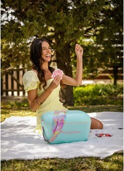 Merkloos Polarbox - Koelbox - Met Schouderband - Pastelgroen - 12 Liter - 40x26x(H)23cm 4 Merkloos Polarbox - Koelbox - Met Schouderband - Pastelgroen - 12 Liter - 40x26x(H)23cm -Bo-Camp Verkoop 870x1200 2